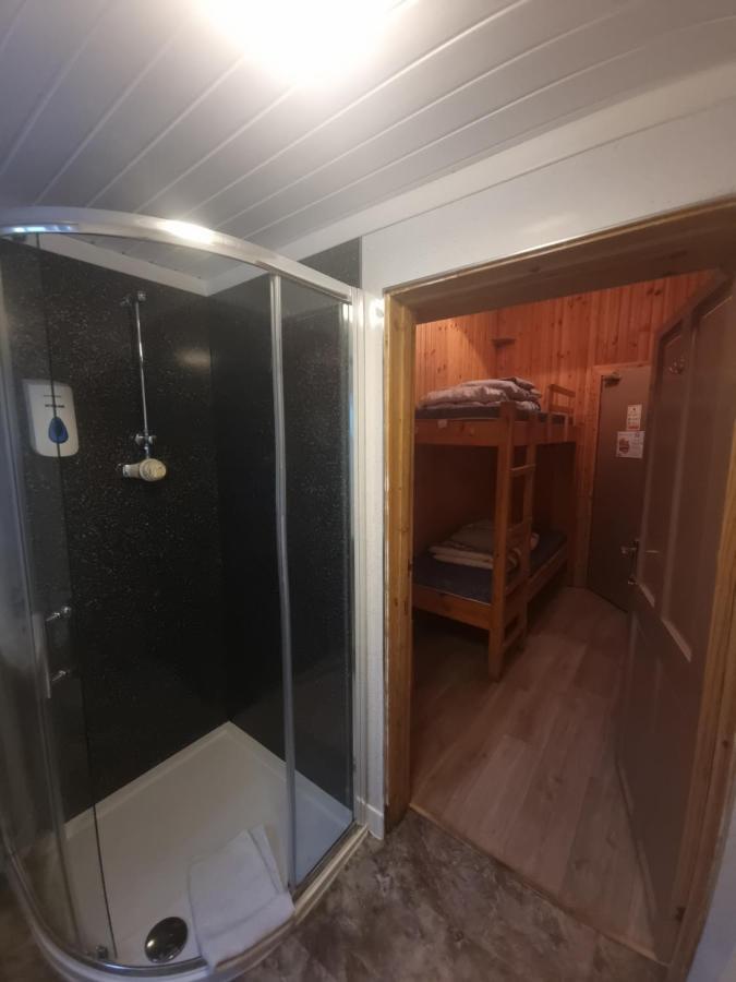 Twin Room,1419077145:JPEG